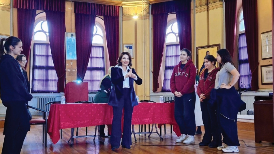 Yeşilay iş birliğiyle Bağımlılık konulu bir seminer gerçekleştirdik.